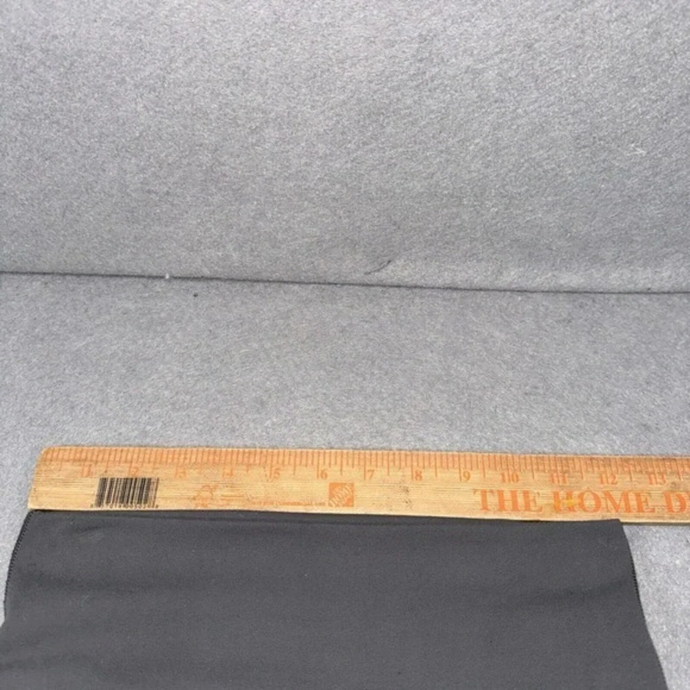 TNA Aritzia Shorts Womens Size Small Gray Atmosphere Biker Reflective‎ Workout